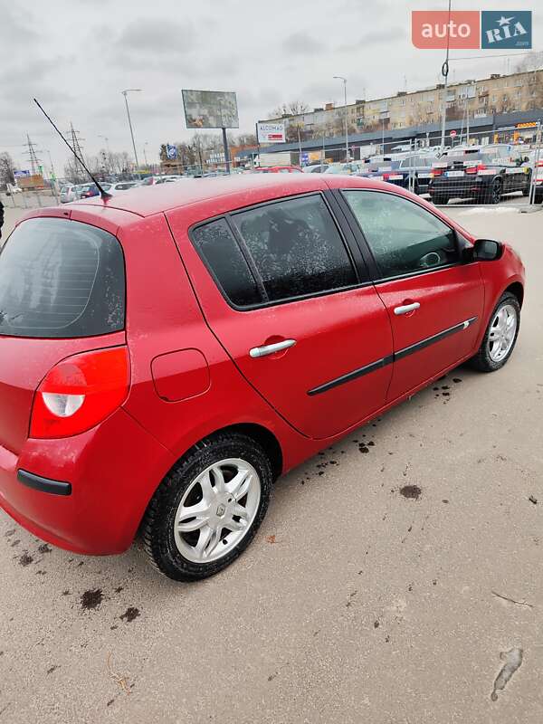 Хэтчбек Renault Clio 2009 в Полтаве