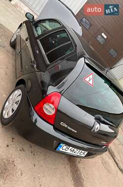 Хэтчбек Renault Clio 2007 в 
