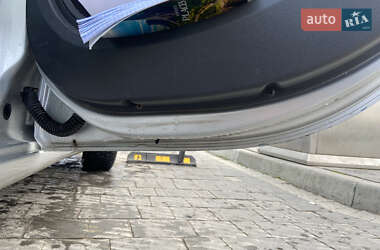 Хэтчбек Renault Clio 2009 в 