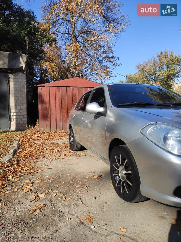 Седан Renault Clio 2011 в Херсоне