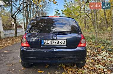 Хэтчбек Renault Clio 2004 в 