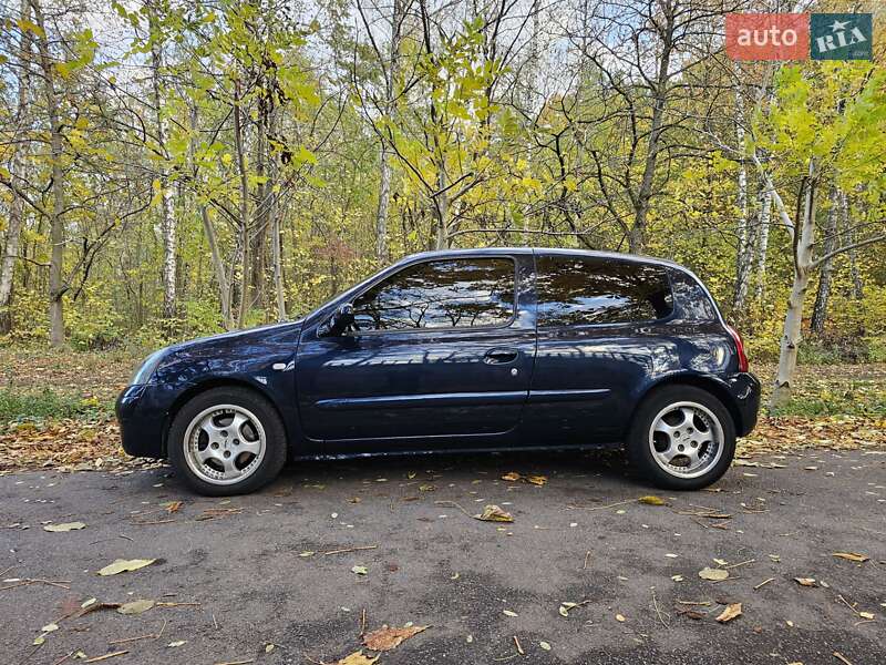 Хэтчбек Renault Clio 2004 в Виннице