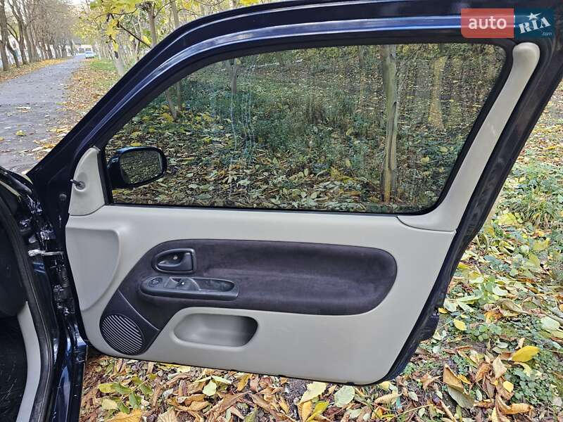 Хэтчбек Renault Clio 2004 в Виннице