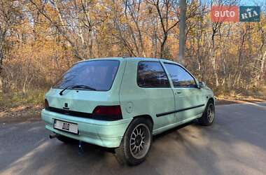 Хэтчбек Renault Clio 1992 в Песочине