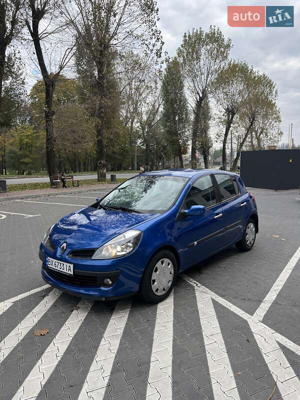 Хэтчбек Renault Clio 2008 в 