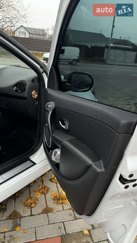 Хэтчбек Renault Clio 2012 в Белой Церкви
