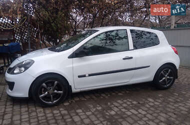 Хэтчбек Renault Clio 2007 в Хмельнике