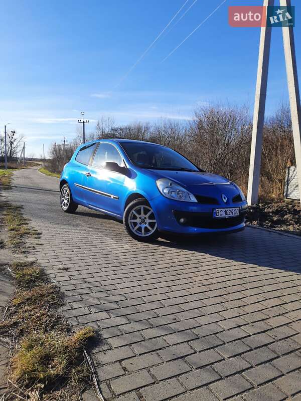 Хетчбек Renault Clio 2005 в Львові