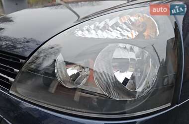 Хэтчбек Renault Clio 2004 в 