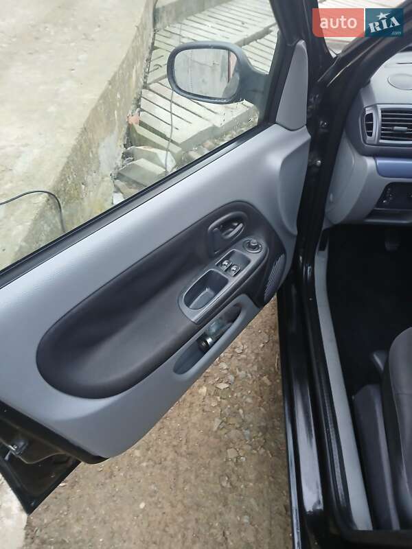Седан Renault Clio 2007 в Борщеві