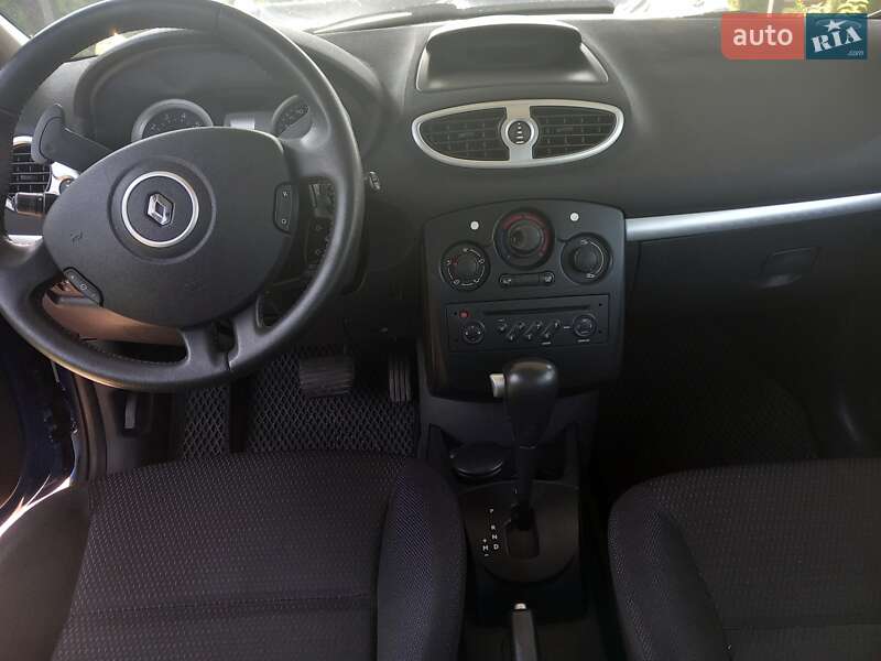 Хэтчбек Renault Clio 2007 в Ровно
