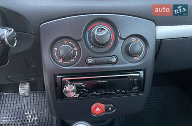 Универсал Renault Clio 2009 в 