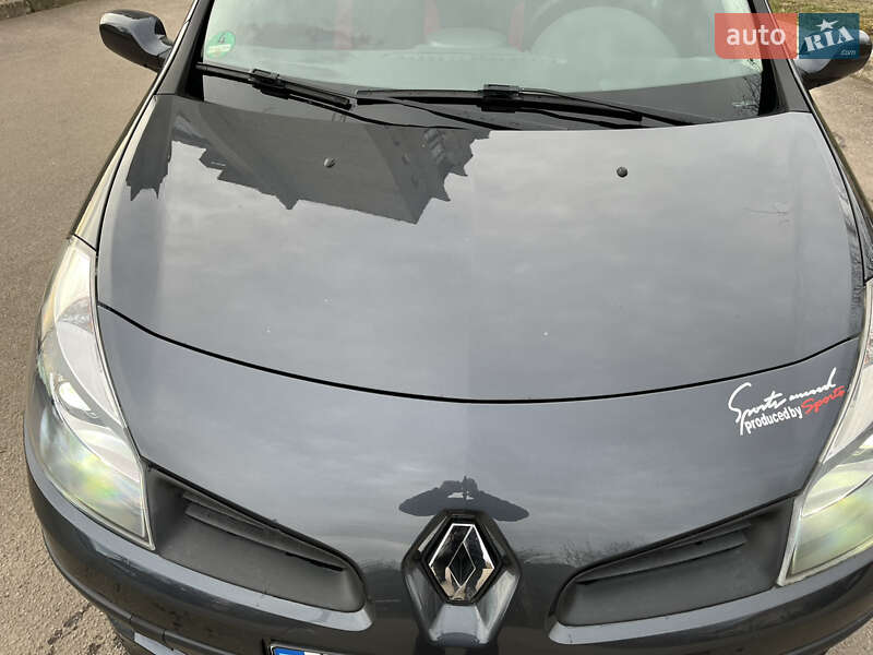 Хэтчбек Renault Clio 2006 в Калуше