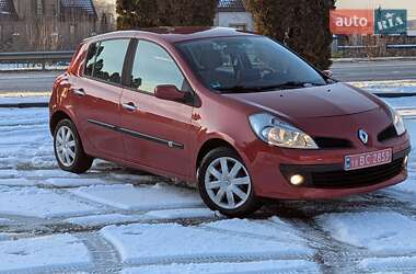 Хетчбек Renault Clio 2006 в Дубні