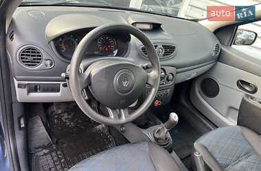 Хэтчбек Renault Clio 2006 в 