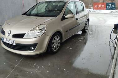 Хэтчбек Renault Clio 2007 в Нетешине