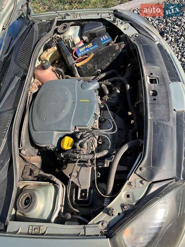 Хэтчбек Renault Clio 2003 в Днепре