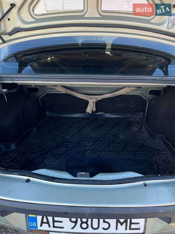 Хэтчбек Renault Clio 2003 в Днепре