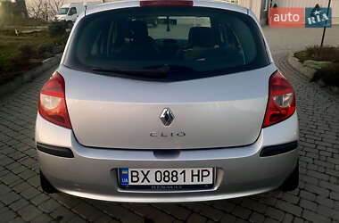 Хэтчбек Renault Clio 2007 в 