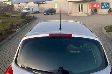 Хэтчбек Renault Clio 2007 в 
