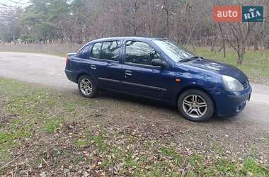 Хэтчбек Renault Clio 2003 в 