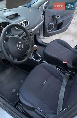 Хэтчбек Renault Clio 2008 в 