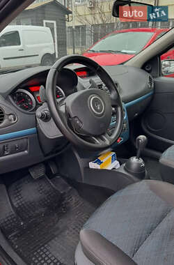 Хетчбек Renault Clio 2008 в 