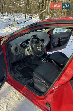 Хэтчбек Renault Clio 2008 в 