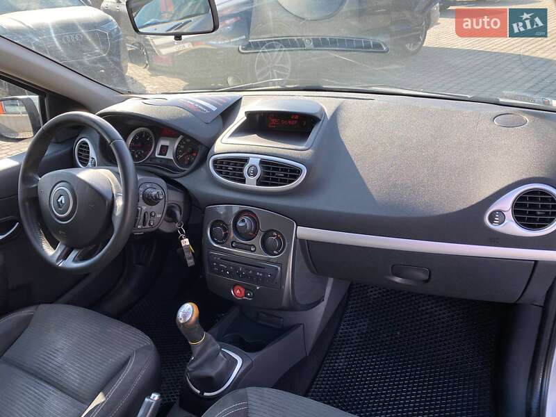 Универсал Renault Clio 2012 в Львове