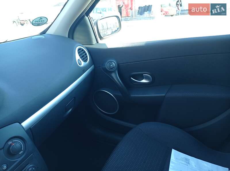 Хэтчбек Renault Clio 2006 в Виннице