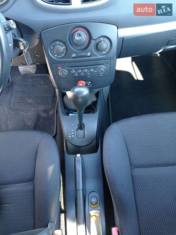 Хэтчбек Renault Clio 2006 в Виннице
