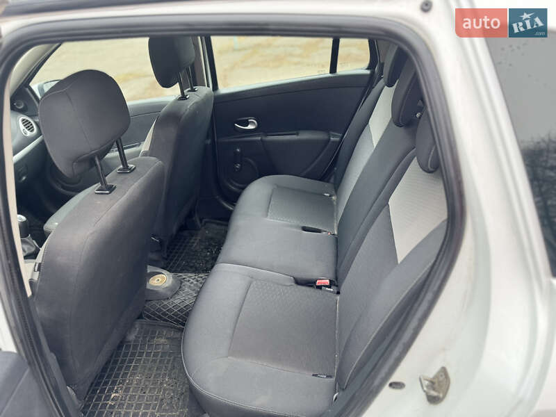 Универсал Renault Clio 2011 в Мироновке