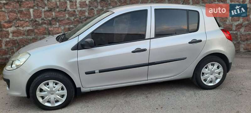 Хэтчбек Renault Clio 2007 в Кропивницком