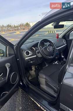 Хэтчбек Renault Clio 2009 в 