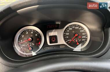 Хэтчбек Renault Clio 2009 в 
