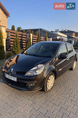 Хэтчбек Renault Clio 2007 в Львове