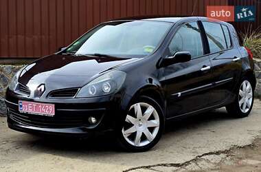 Хэтчбек Renault Clio 2006 в 