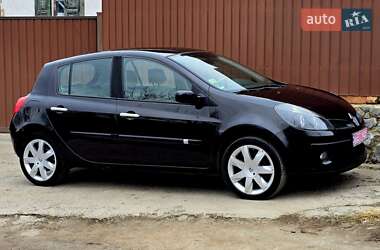 Хэтчбек Renault Clio 2006 в 