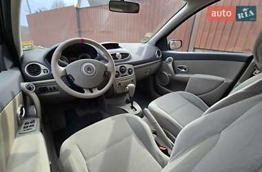 Хэтчбек Renault Clio 2006 в 
