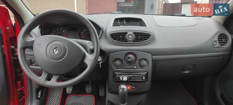 Хэтчбек Renault Clio 2009 в Умани