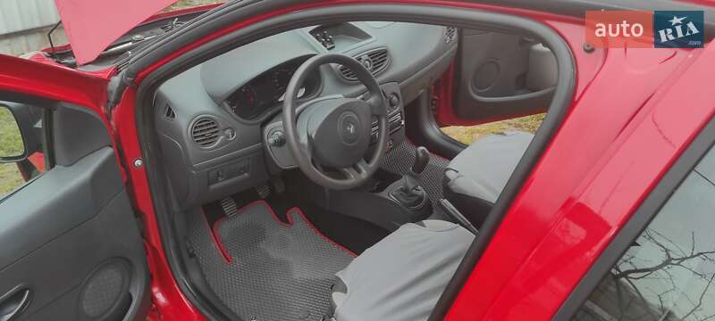 Хэтчбек Renault Clio 2009 в Умани