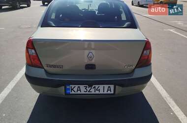 Хэтчбек Renault Clio 2003 в 