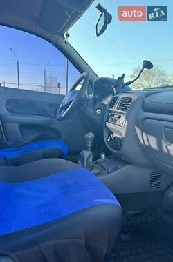 Хэтчбек Renault Clio 2002 в 