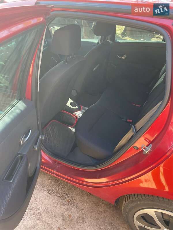Универсал Renault Clio 2008 в Лебедине