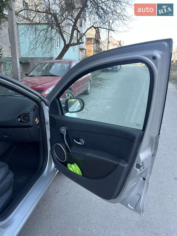 Універсал Renault Clio 2011 в Тернополі
