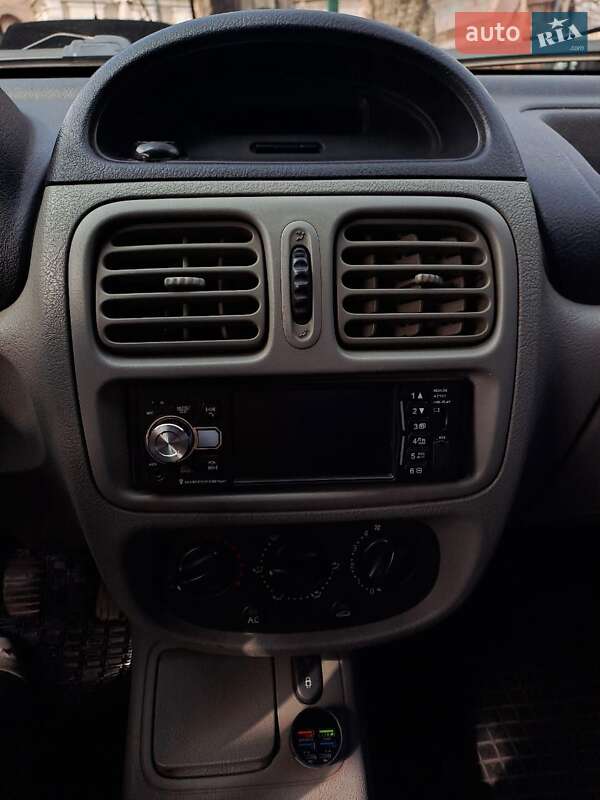 Седан Renault Clio 2006 в Николаеве фото 7 Седан Renault Clio 2006 в Николаеве