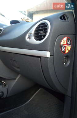 Універсал Renault Clio 2011 в 