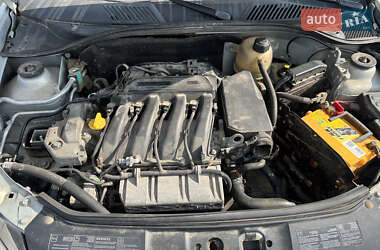 Хэтчбек Renault Clio 2001 в 
