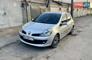 Хэтчбек Renault Clio 2007 в 