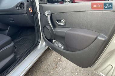Хэтчбек Renault Clio 2007 в 